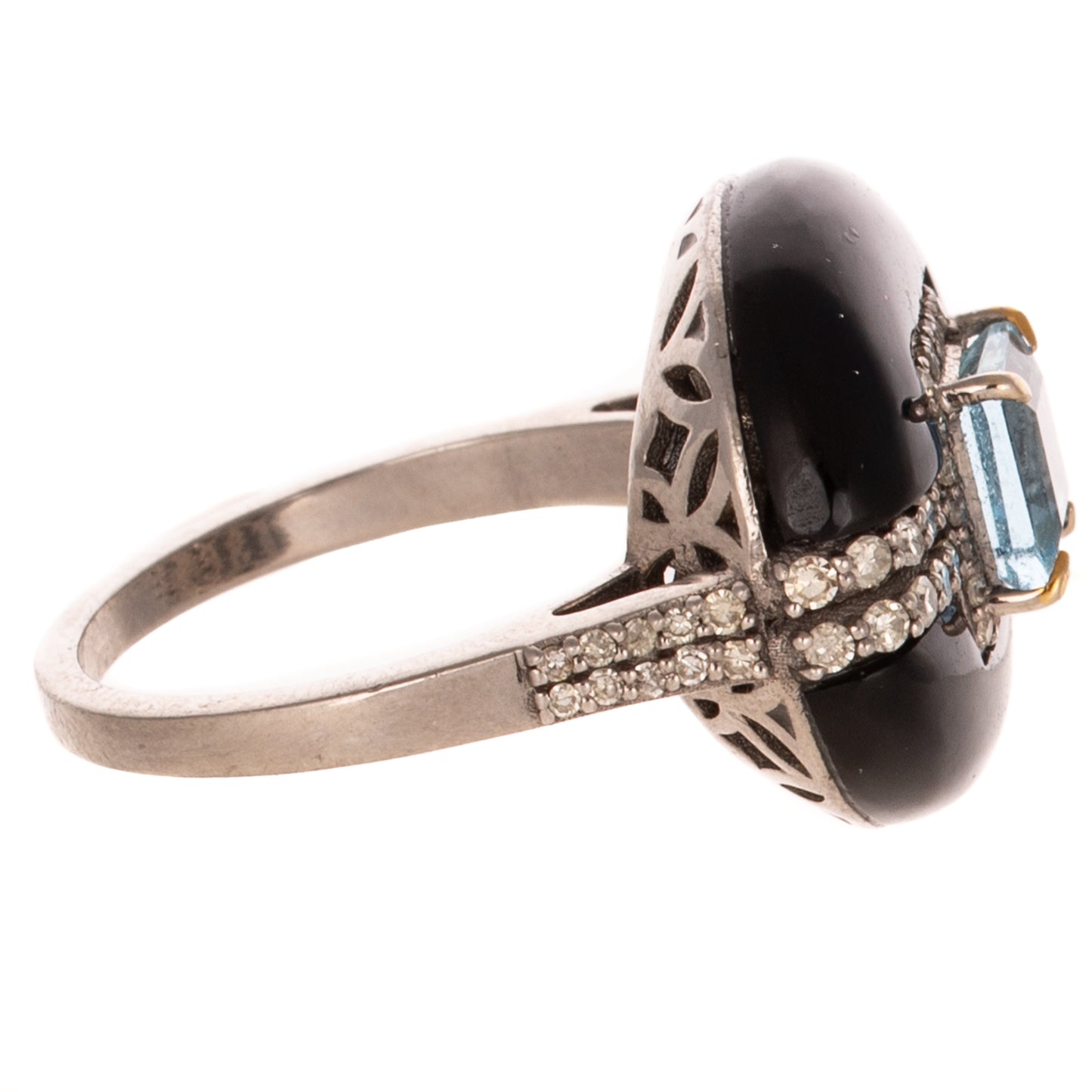 An Onyx & Aquamarine Ring in Sterling Silver
