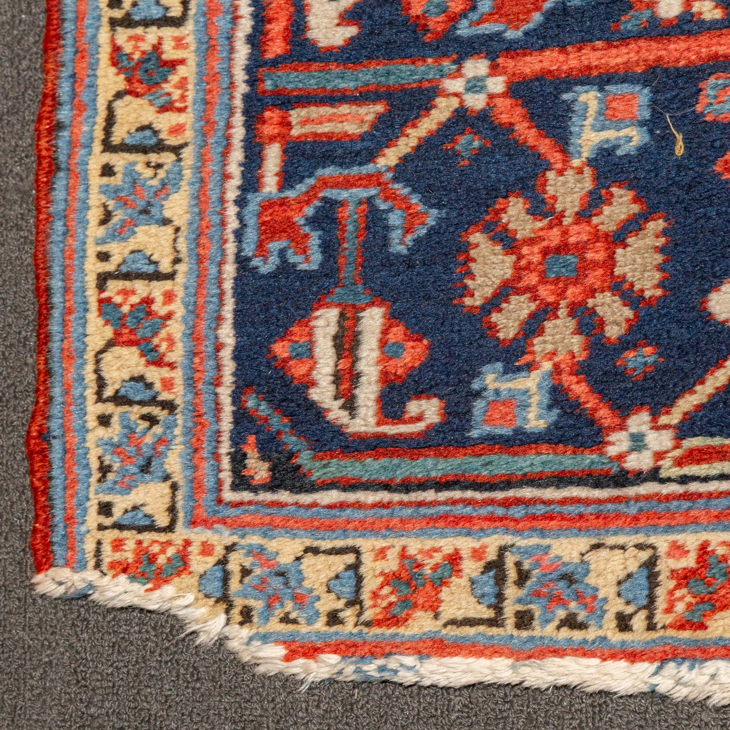 Semi-Antique Heriz Carpet, Persia, 9.6 x 13.2