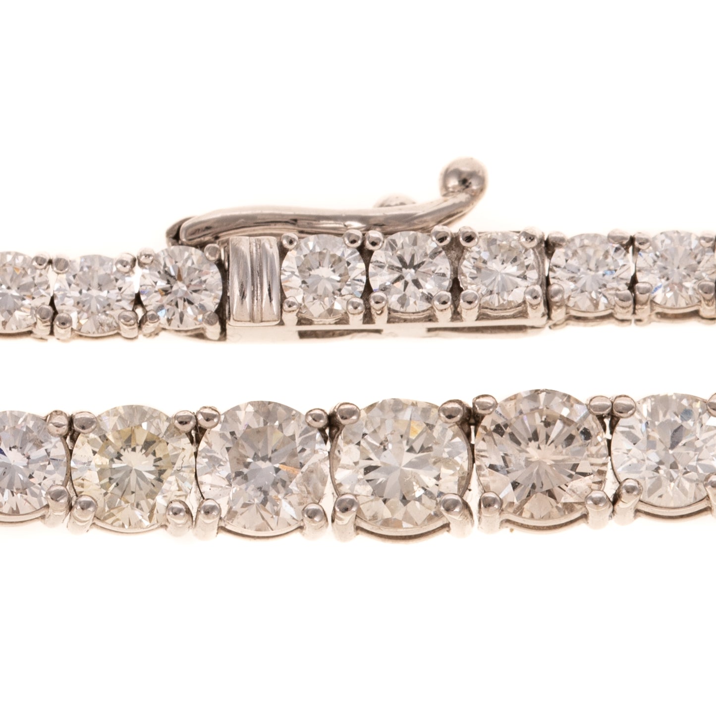 A 14.00 ct Diamond Line Necklace in 14K