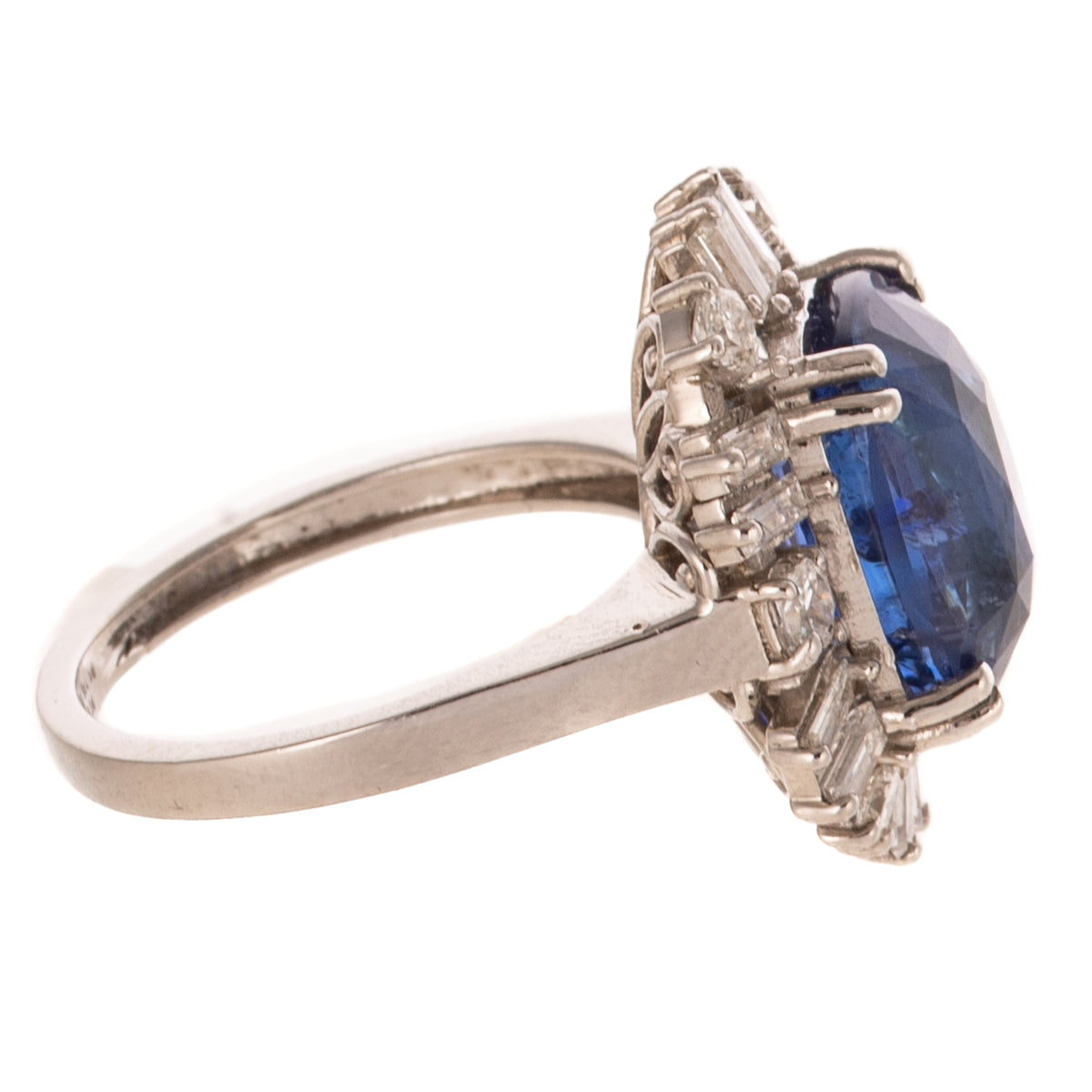 A 7.66 ct Very Fine Sapphire & Diamond Ring in Platinum