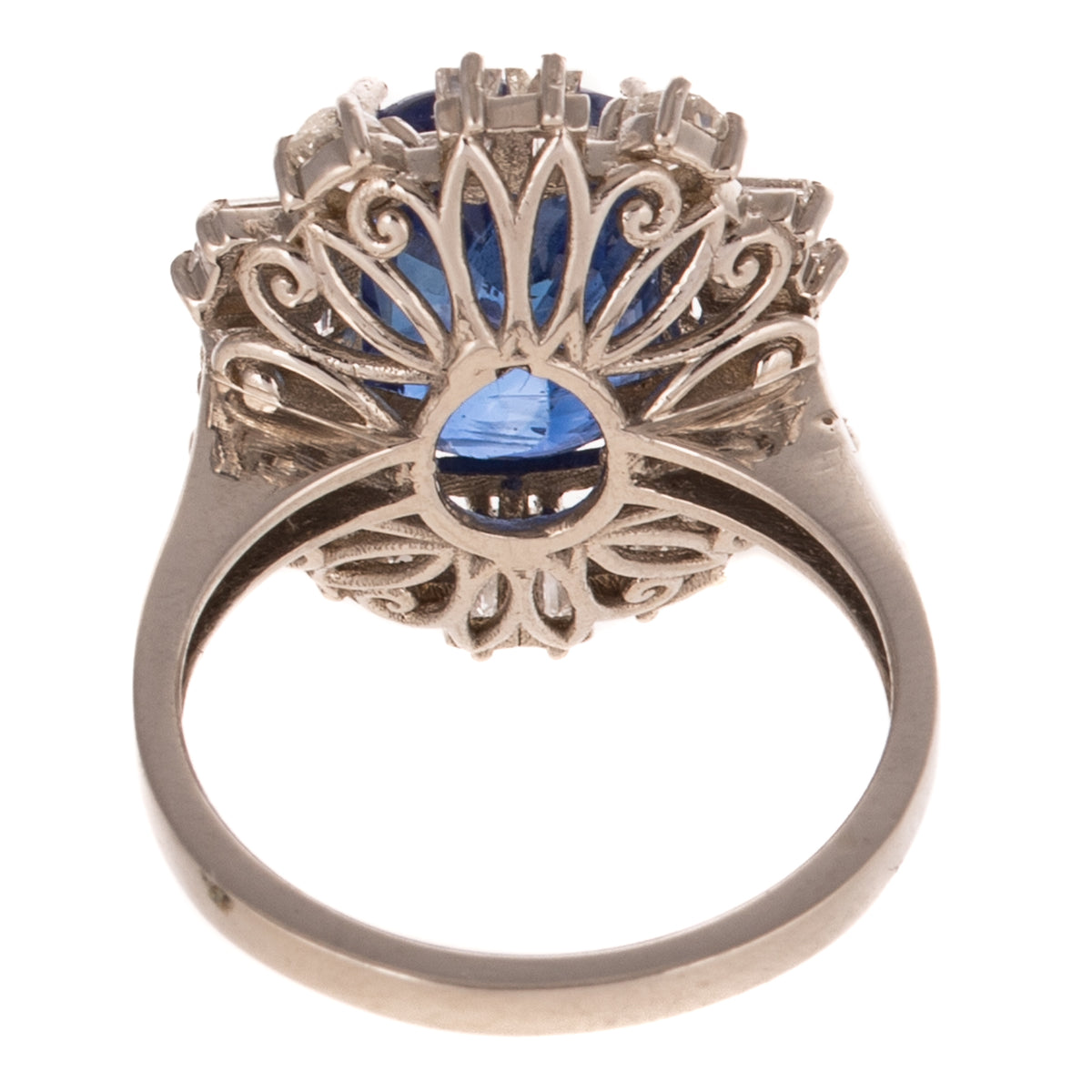 A 7.66 ct Very Fine Sapphire & Diamond Ring in Platinum