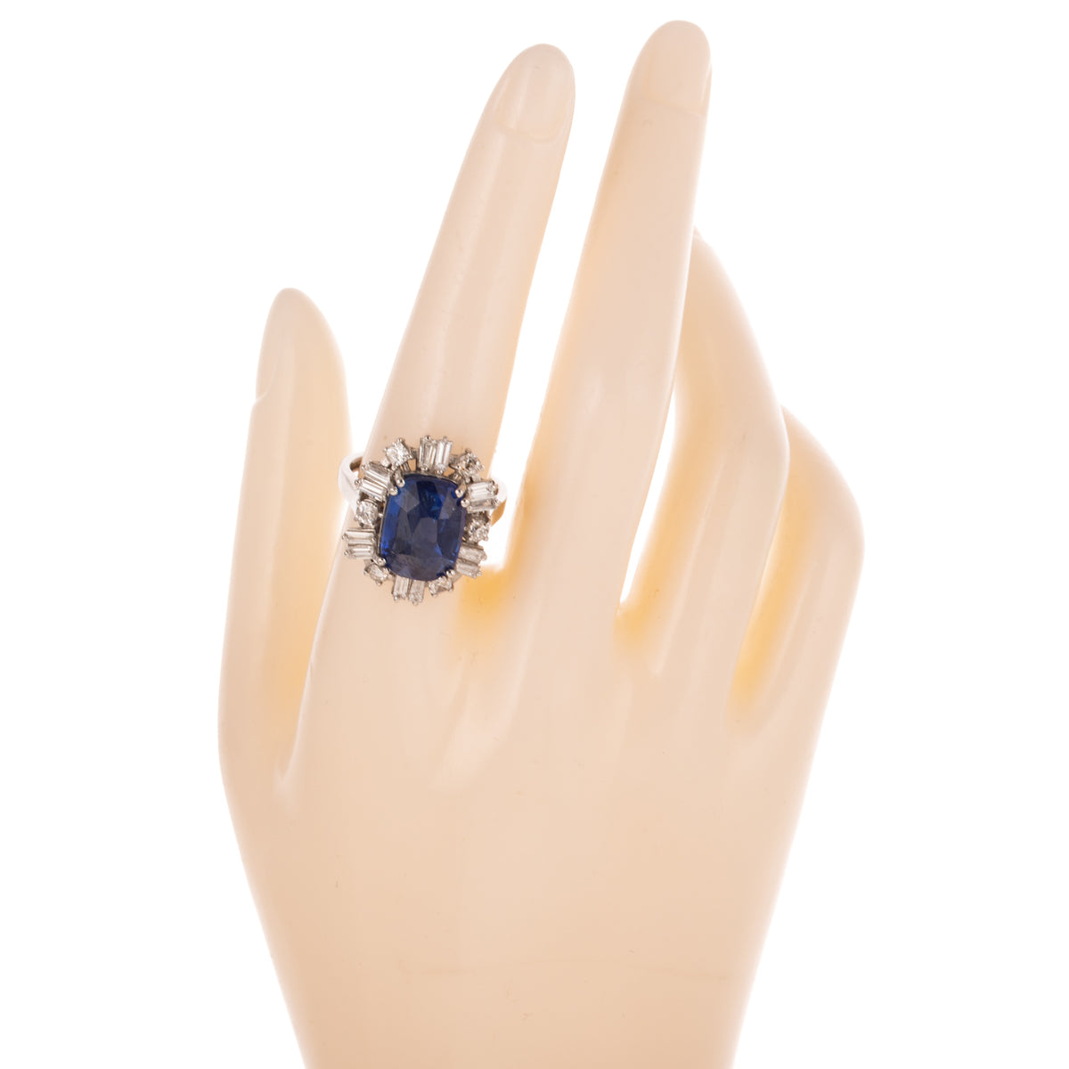 A 7.66 ct Very Fine Sapphire & Diamond Ring in Platinum